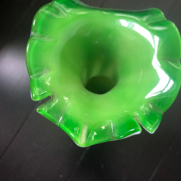 Vintage Unique Lovely Cala Lily Art Glass Swirl Vase - Picture 3 of 4